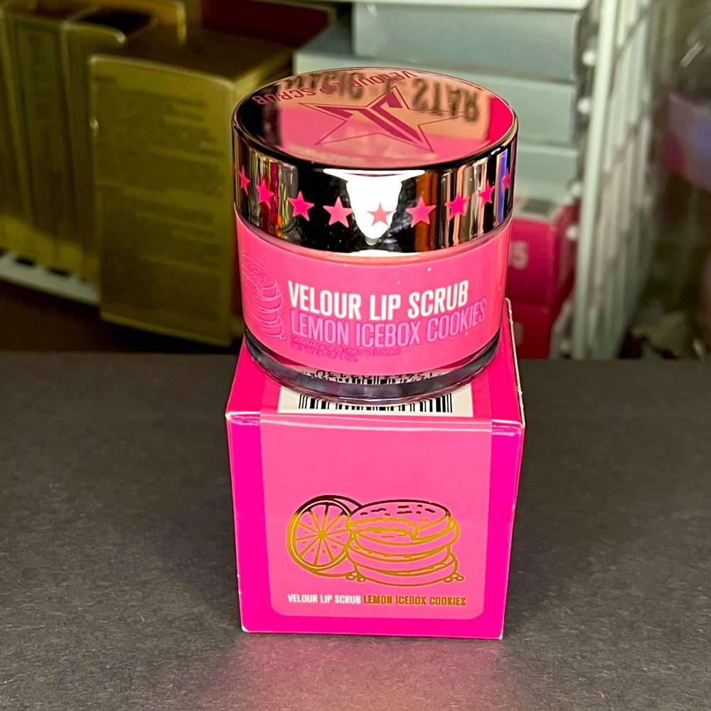 Jeffree Star Velour Lip Scrub